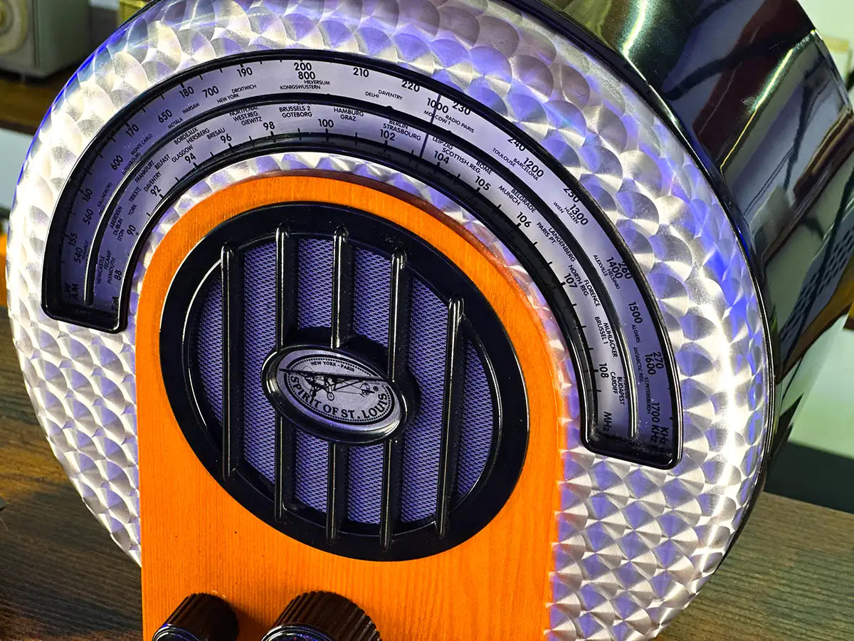 ST. LOUIS LONG ISLAND 3 (1990) VINTAGE BLUETOOTH RADIO