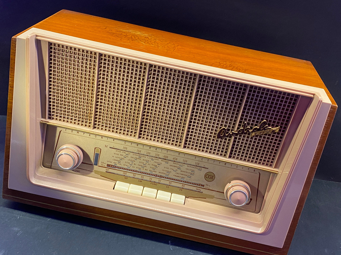 AUDIOLA LUXE 5672 (1959) SPEAKER BLUETOOTH