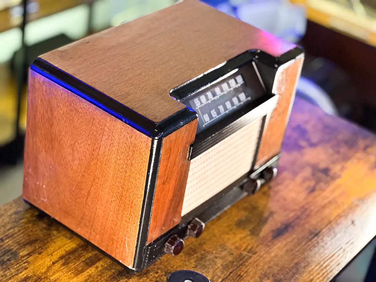 C57b GENERAL ELECTRIC C57B (1946) BLUETOOTH SPEAKER – Erwitt Radio
