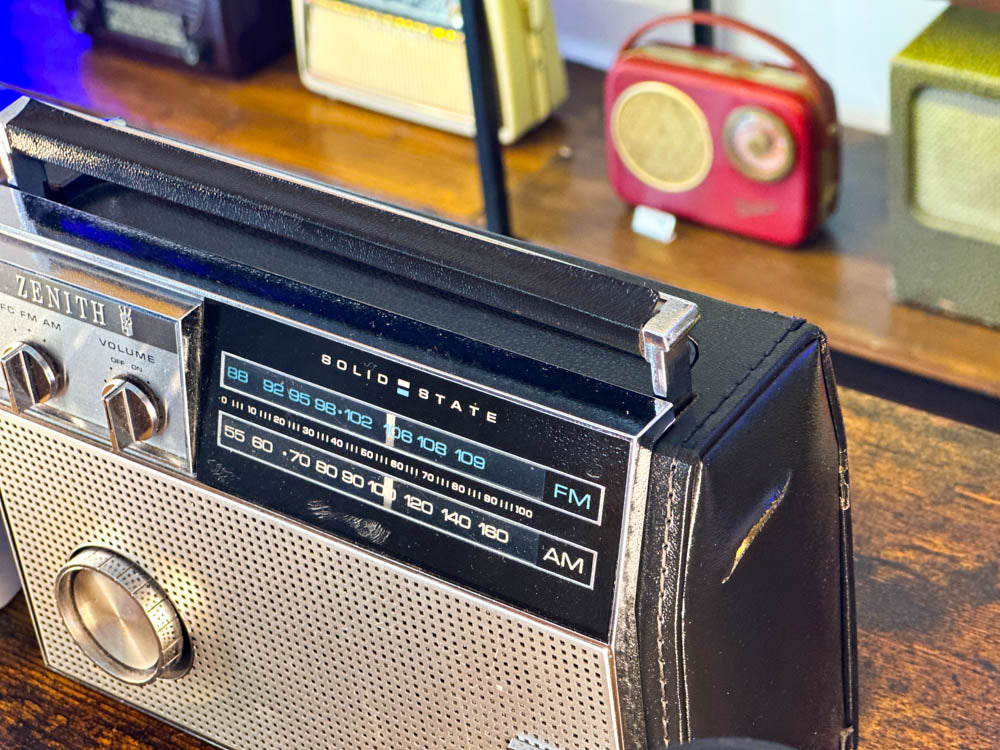 ZENITH R75Y2 (1970) PORTABLE BLUETOOTH SPEAKER