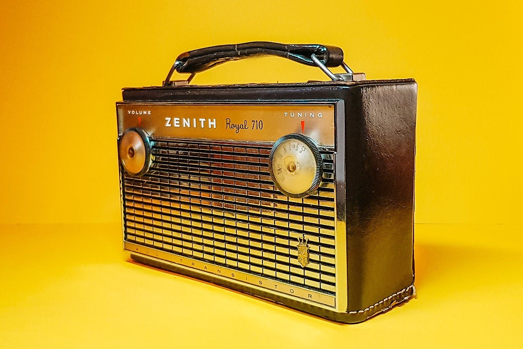 ZENITH ROYAL 710 (1959) PORTABLE BLUETOOTH SPEAKER – Erwitt Radio